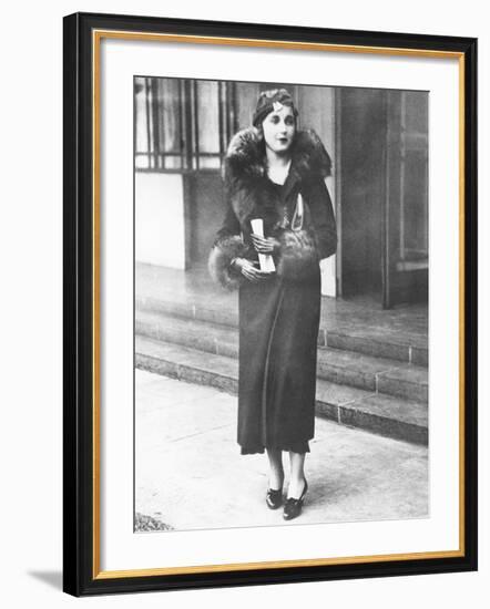 Barbara Hutton, Woolworth Heiress, in London, November 1932-null-Framed Photo