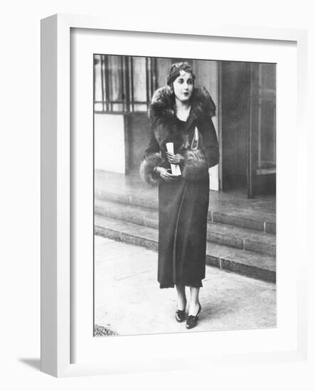 Barbara Hutton, Woolworth Heiress, in London, November 1932-null-Framed Photo