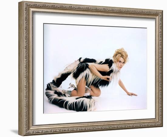 BARBARELLA, 1967 directed by ROGER VADIM Jane Fonda (photo)-null-Framed Photo