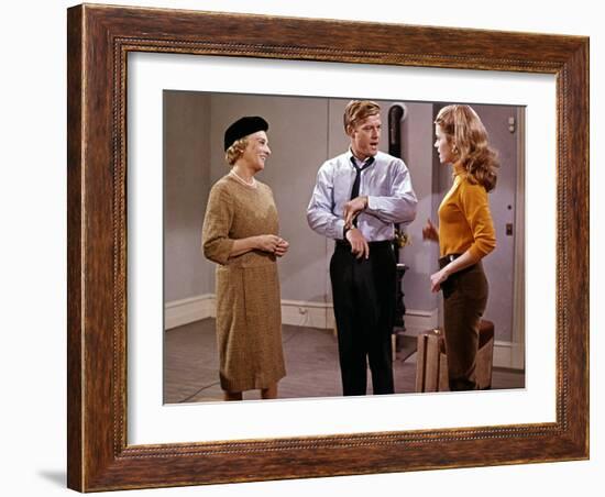 BAREFOOT IN THE PARK, 1967 directed by GENE SACHS Mildred Natwick, Robert Redford and Jane Fonda (p-null-Framed Photo