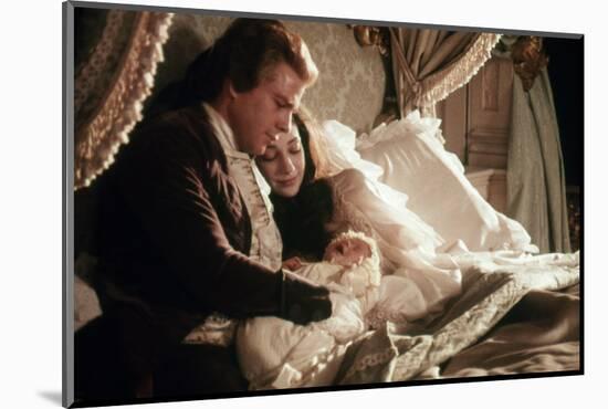 BARRY LYNDON, 1975 directed by STANLEY KUBRICK Ryan O'Neal / Maria Berenson (photo)-null-Mounted Photo