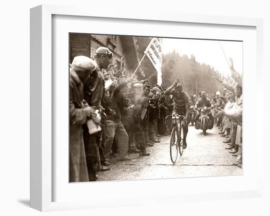 Bartali Wins-Presse ’E Sports-Framed Photographic Print