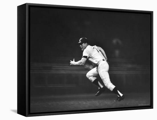 Baseball Player Mickey Mantle-John Dominis-Framed Premier Image Canvas