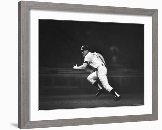 Baseball Player Mickey Mantle-John Dominis-Framed Premium Photographic Print