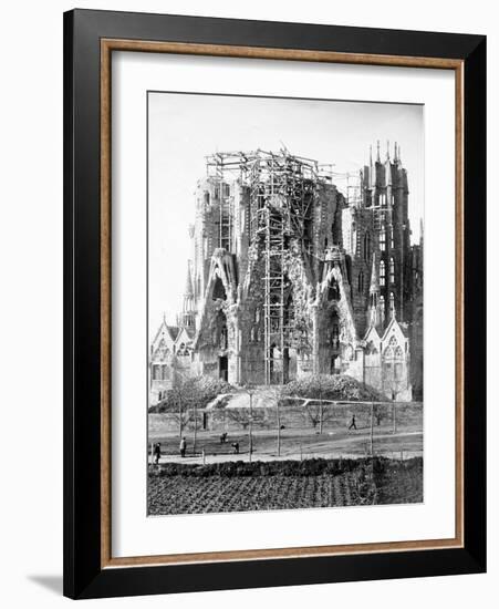 Basilica De La Sagrada Familia "Antoni Gaudi"-Antoni Gaud?-Framed Photographic Print