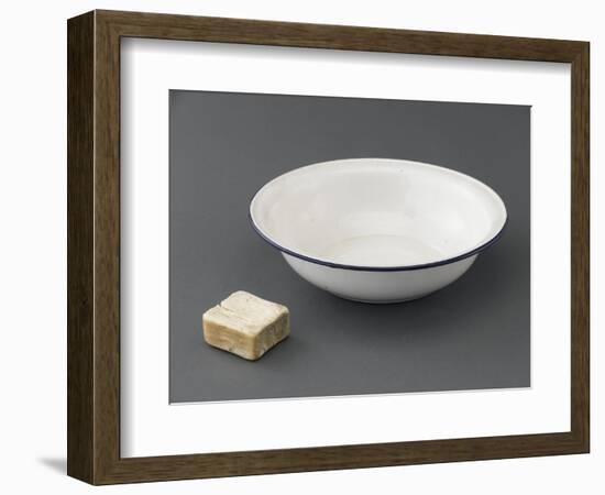 Bassine et savon-null-Framed Giclee Print