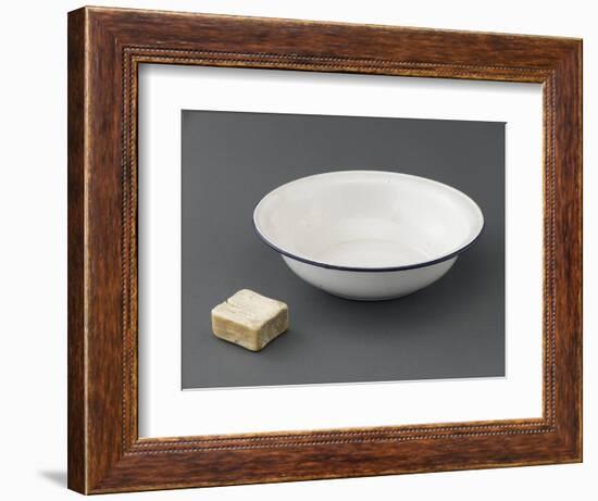 Bassine et savon-null-Framed Giclee Print