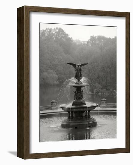 Bathesda Fountain Small-Chris Bliss-Framed Photographic Print