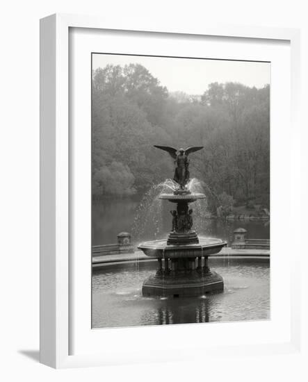 Bathesda Fountain Small-Chris Bliss-Framed Photographic Print