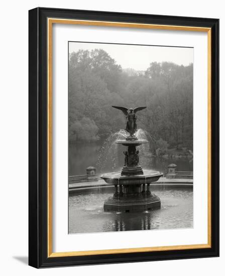 Bathesda Fountain Small-Chris Bliss-Framed Photographic Print