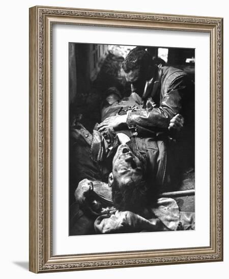 Battle of Hue-Associated Press-Framed Photographic Print