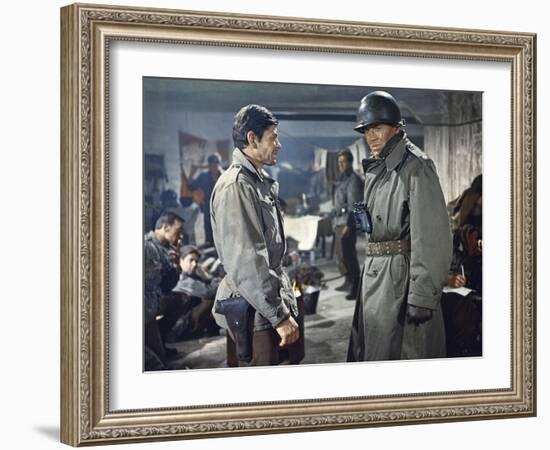 BATTLE OF THE BULGE, 1965 directed by KEN ANNAKIN Charles Bronson and Henry Fonda (photo)-null-Framed Photo