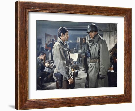 BATTLE OF THE BULGE, 1965 directed by KEN ANNAKIN Charles Bronson and Henry Fonda (photo)-null-Framed Photo