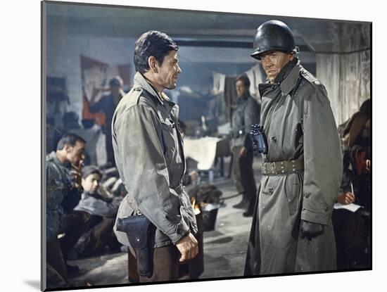 BATTLE OF THE BULGE, 1965 directed by KEN ANNAKIN Charles Bronson and Henry Fonda (photo)-null-Mounted Photo