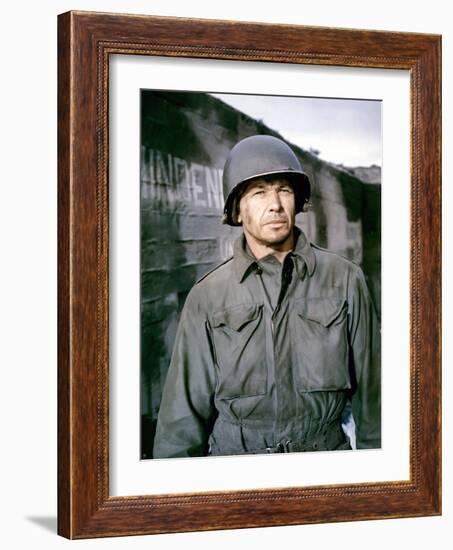 BATTLE OF THE BULGE, 1965 directed by KEN ANNAKIN Charles Bronson (photo)-null-Framed Photo