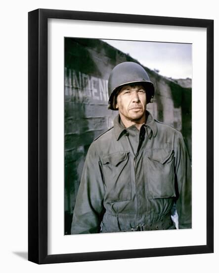 BATTLE OF THE BULGE, 1965 directed by KEN ANNAKIN Charles Bronson (photo)-null-Framed Photo