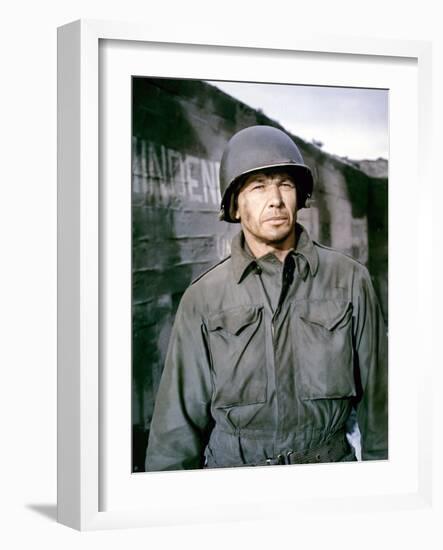 BATTLE OF THE BULGE, 1965 directed by KEN ANNAKIN Charles Bronson (photo)-null-Framed Photo