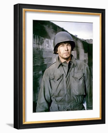 BATTLE OF THE BULGE, 1965 directed by KEN ANNAKIN Charles Bronson (photo)-null-Framed Photo