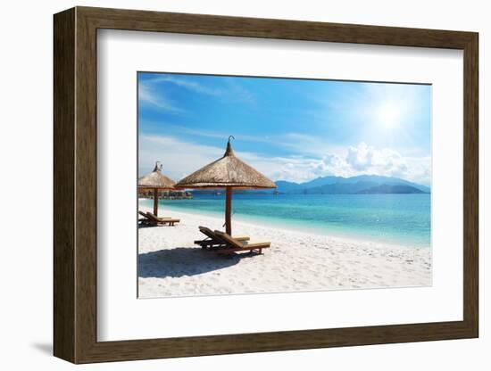 Beach Scene, Tropics, Pacific Ocean-haveseen-Framed Photographic Print