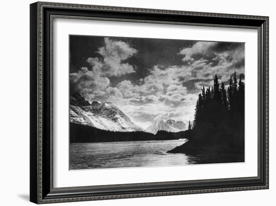 Beautiful Alaskan Mountains Photograph - Alaska-Lantern Press-Framed Art Print