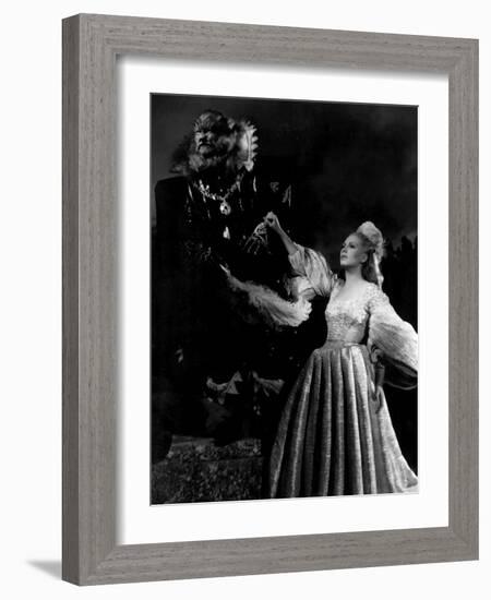 Beauty and the Beast, (aka 'Belle Et La Bête, La'), Jean Marais, Josette Day, 1946-null-Framed Premium Photographic Print