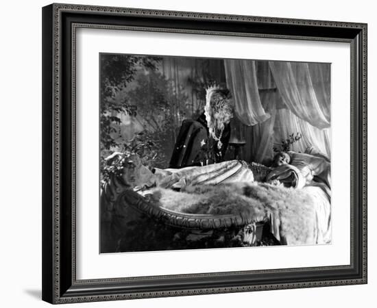 Beauty and the Beast, (aka 'Belle et la Bête, La'), Jean Marais, Josette Day, 1946-null-Framed Photo