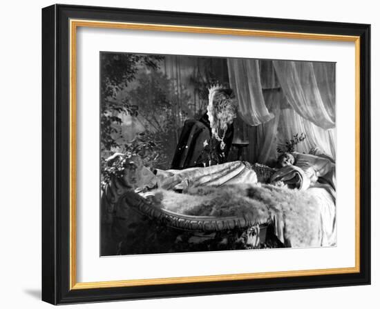 Beauty and the Beast, (aka 'Belle et la Bête, La'), Jean Marais, Josette Day, 1946-null-Framed Photo