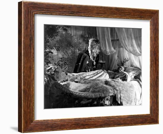 Beauty and the Beast, (aka 'Belle et la Bête, La'), Jean Marais, Josette Day, 1946-null-Framed Premium Photographic Print