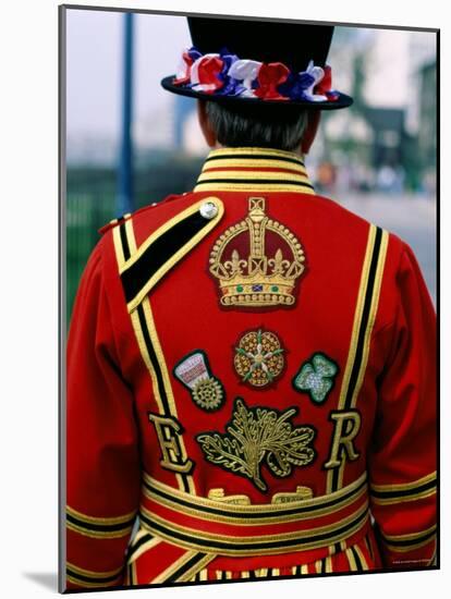 Beefeater, London, England-Steve Vidler-Mounted Photographic Print