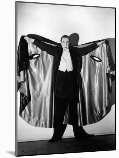 Bela Lugosi in Costume as Dracula, 1931-null-Mounted Photographic Print