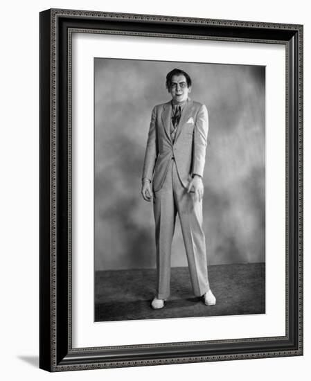 Bela Lugosi-null-Framed Photographic Print