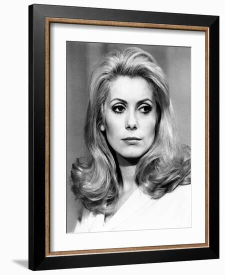 Belle De Jour, Catherine Deneuve, 1967-null-Framed Photo