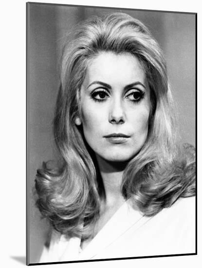 Belle De Jour, Catherine Deneuve, 1967-null-Mounted Photo