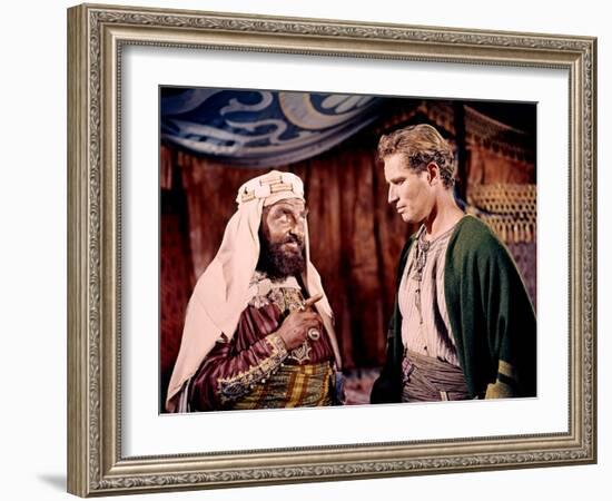 BEN-HUR, 1959 directed by WILLIAM WYLER Hugh Griffith and Charlton Heston (photo)-null-Framed Photo