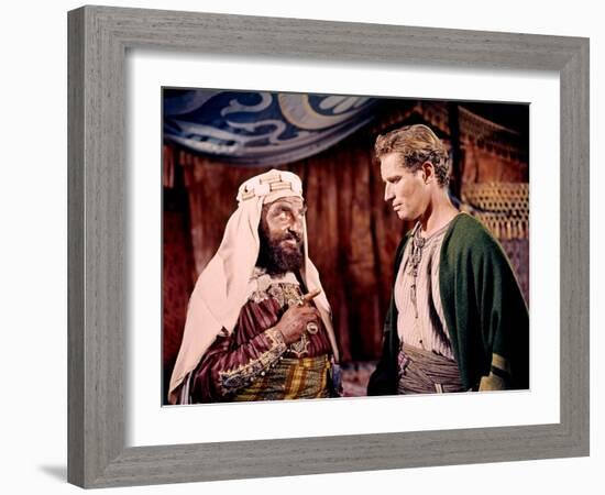 BEN-HUR, 1959 directed by WILLIAM WYLER Hugh Griffith and Charlton Heston (photo)-null-Framed Photo