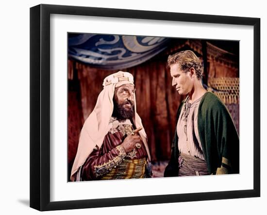 BEN-HUR, 1959 directed by WILLIAM WYLER Hugh Griffith and Charlton Heston (photo)-null-Framed Photo