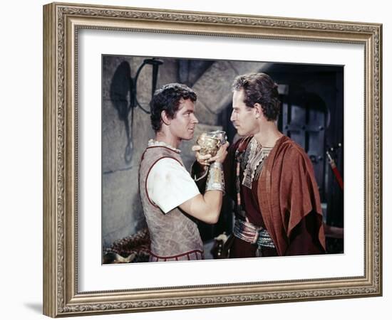 BEN-HUR, 1959 directed by WILLIAM WYLER Stephen Boyd and Charlton Heston (photo)-null-Framed Photo