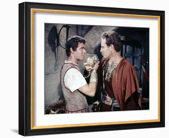 BEN-HUR, 1959 directed by WILLIAM WYLER Stephen Boyd and Charlton Heston (photo)-null-Framed Photo