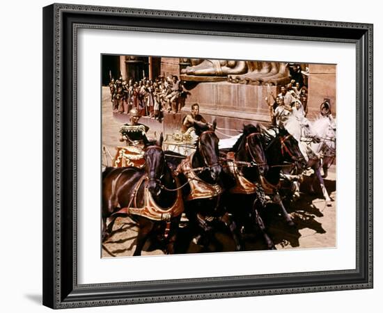 BEN-HUR, 1959 directed by WILLIAM WYLER Stephen Boyd and Charlton Heston (photo)-null-Framed Photo