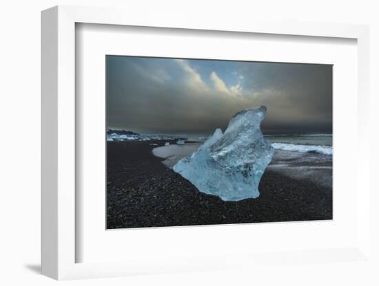 Bergy bits on beach, Austur-Skaftafellss�sla, Iceland-Art Wolfe-Framed Photographic Print