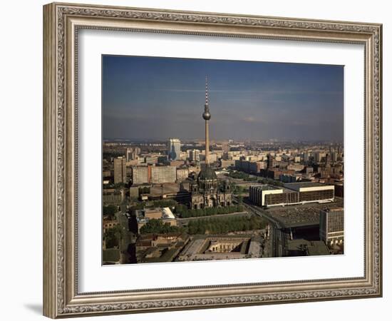 Berlin - le centre ville-null-Framed Giclee Print