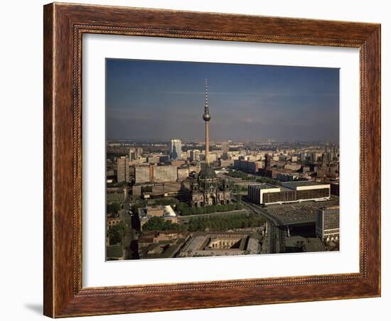 Berlin - le centre ville-null-Framed Giclee Print