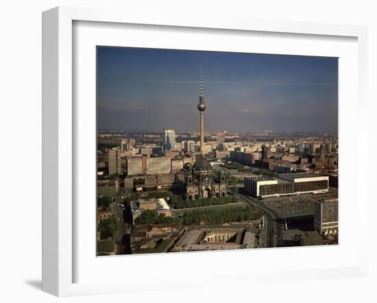 Berlin - le centre ville-null-Framed Giclee Print