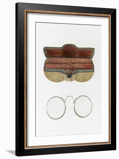 Bésicles et leur étui de forme trilobée-null-Framed Giclee Print