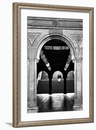 Bethesda Couple, Central Park, NYC-Jeff Pica-Framed Photographic Print