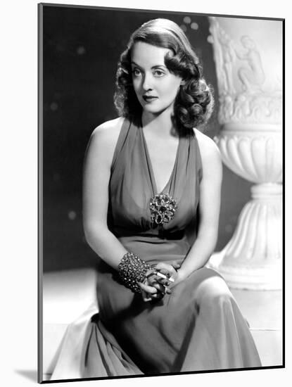 Bette Davis, Warner Brothers, 1940s-null-Mounted Photo