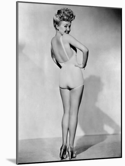 Betty Grable, World War II Pin-Up Picture, 1943-null-Mounted Photo