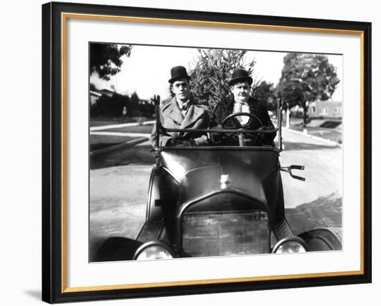 Big Business, Stan Laurel, Oliver Hardy, 1929-null-Framed Photo
