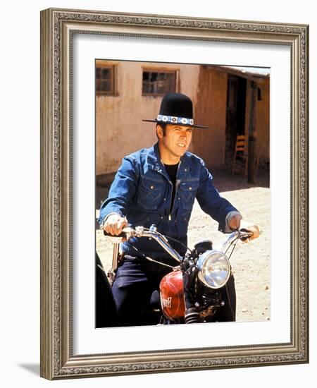 Billy Jack, Tom Laughlin, 1971-null-Framed Photo