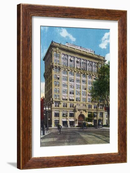 Binghamton, New York, Exterior View of the Security Mutual Life Building-Lantern Press-Framed Art Print